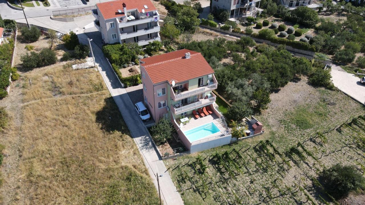 Apartment M&M With Private Pool Kučine Eksteriør billede