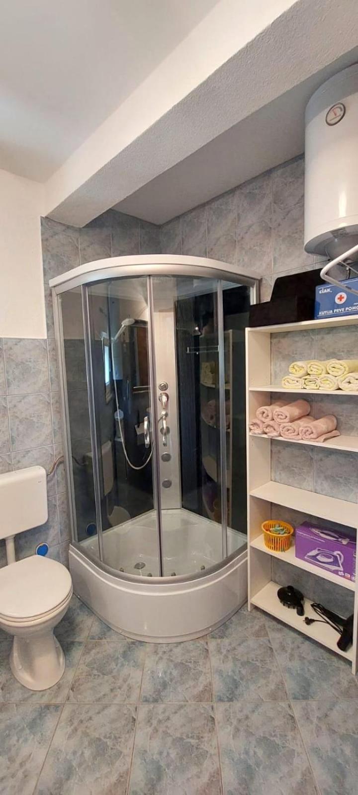Apartment M&M With Private Pool Kučine Eksteriør billede